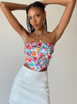 Front view of model wearing  front Princess Polly Sleeveless Square Neck  Perabo Strapless Top Floral