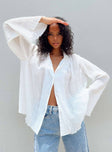 Front view of model wearing  front Princess Polly Full Sleeves V-Neck  Selma Shirt White