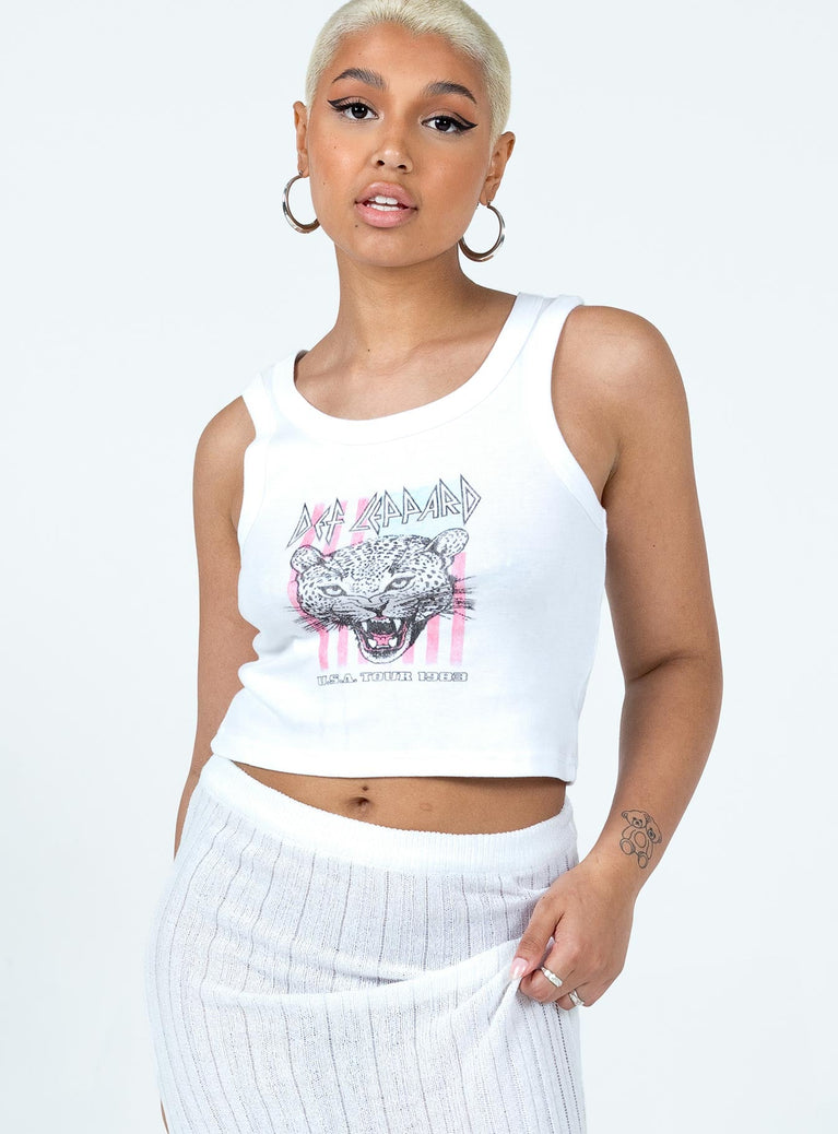 front view of model wearing Princess Polly Def Leppard USA 1983 Tour Cropped Tank White Sleeveless Crew Neck 