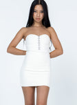 Front view of model wearing  front Princess Polly Sweetheart Neckline  Amari Tube Mini Dress Cream