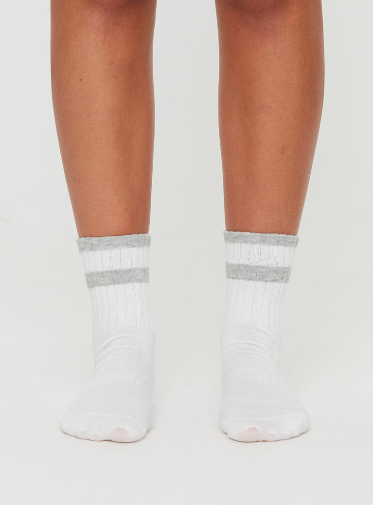 Ribbed crew socks