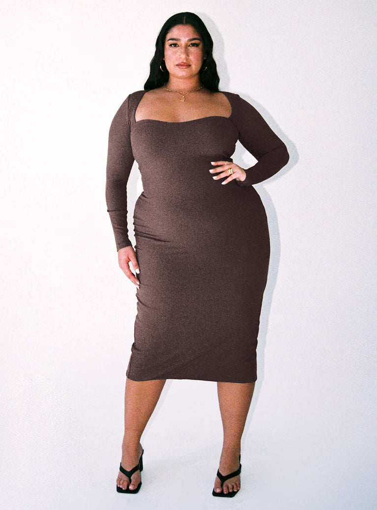 Front view of model wearing  front Princess Polly Crew Neck  Nolan Midi Dress Brown Curve