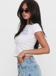 side view of model wearing Princess Polly Hollywood Greetings Graphic Top White Short Sleeves Crew Neck 