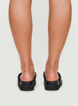 Therapy Vacay Flats Black