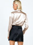 back view of model wearing Princess Polly Juliana Long Sleeve Bodysuit Champagne Full Sleeves V-Neck 