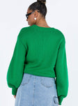 Green cropped sweater Relaxed fit Drop shoulder Slightly cropped Chunky knit Unlined