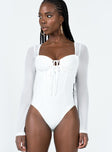 front view of model wearing Princess Polly Jacob Long Sleeve Bodysuit White Full Sleeves Sweetheart 