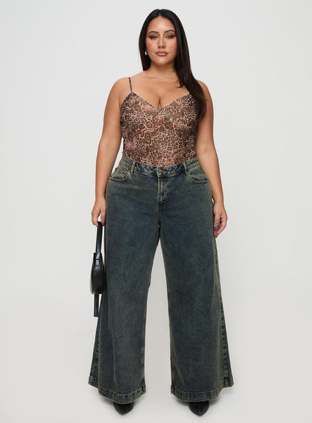 Ziggie Low Rise Ultra Baggy Jeans Antique Wash Curve
