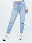 Jeans Classic five-pocket design Zip & button fastening High waisted Branded patch on back Slim leg