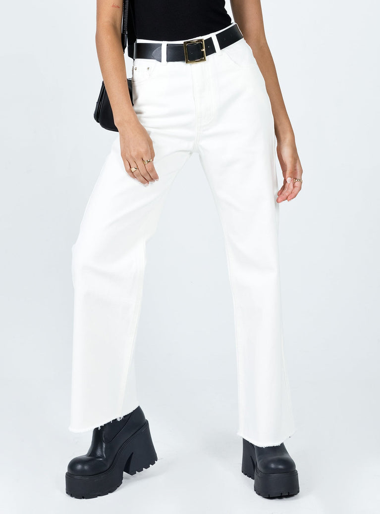 White jeans High waisted  Zip & button fastening  Classic five-pocket design  Belt looped waist  Wide leg  Frayed hem 