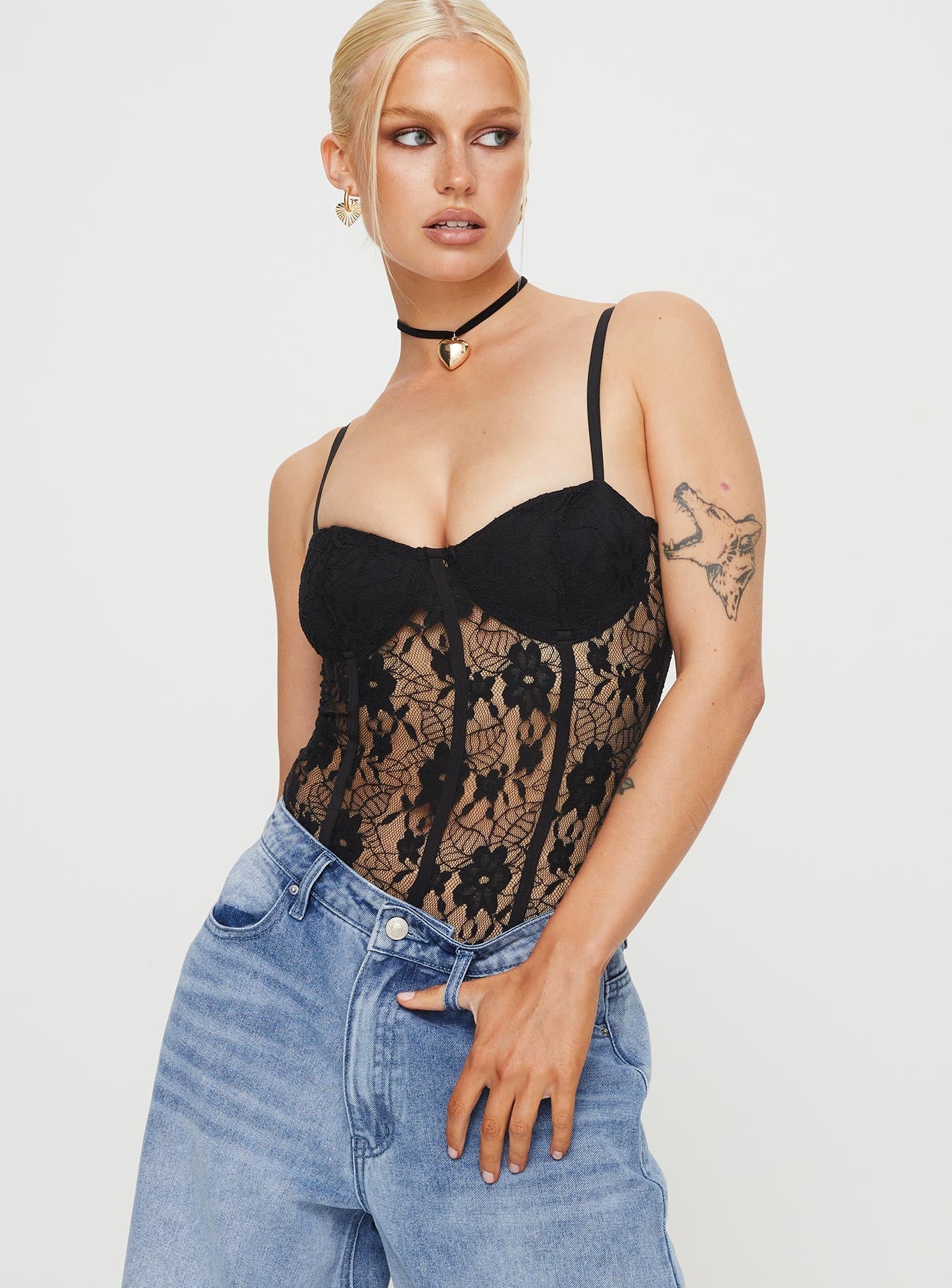 Lace bodysuit black with fashion jeans