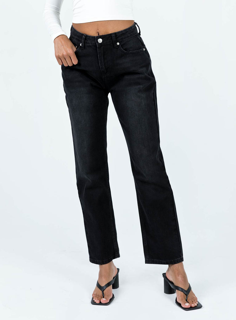Jeans Low rise  Zip & button fastening  Belt looped waist Classic five-pocket design  Loose straight leg 