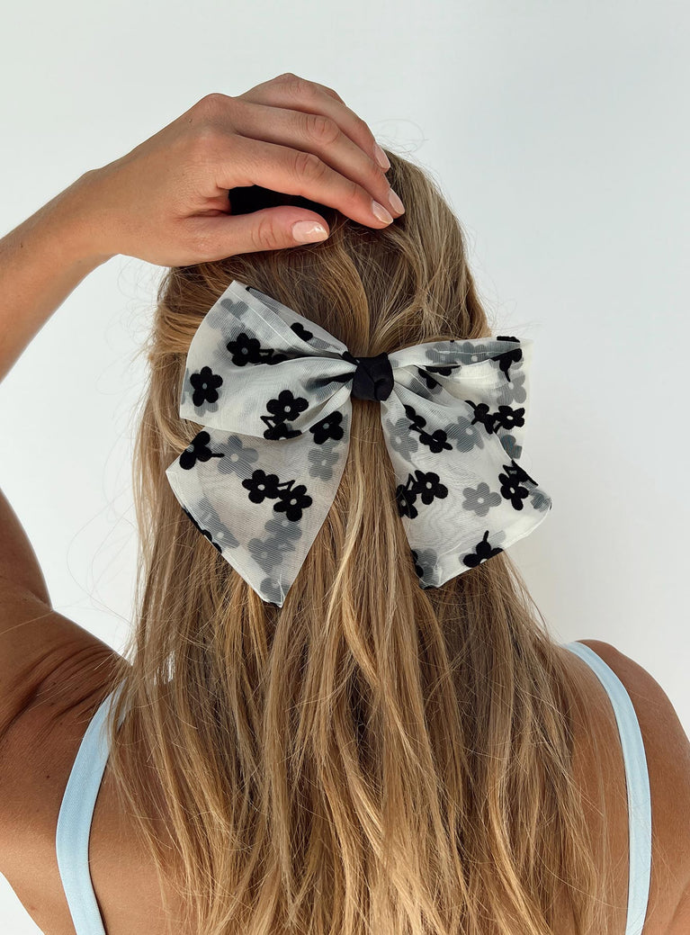 Hair bow Floral print  Clip fastening 