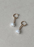 Alda Earrings Gold / White