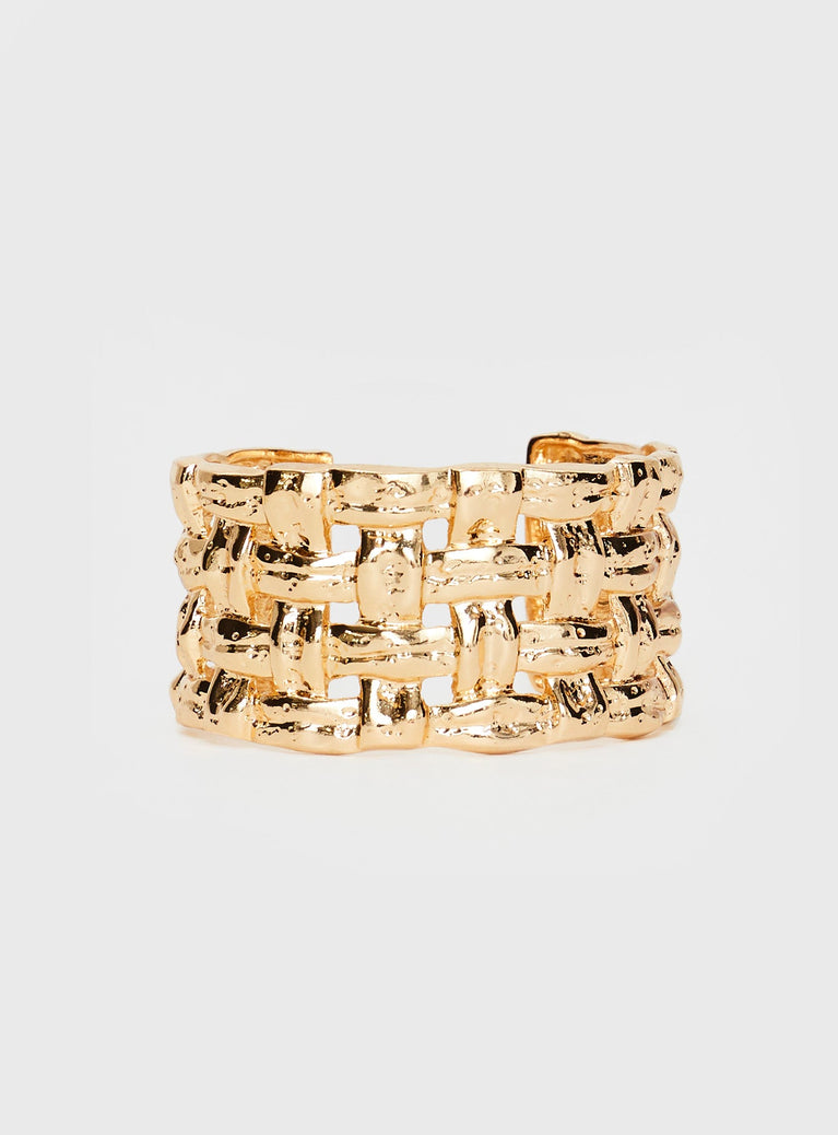 Gold-toned cuff Chunky style, slip-on style