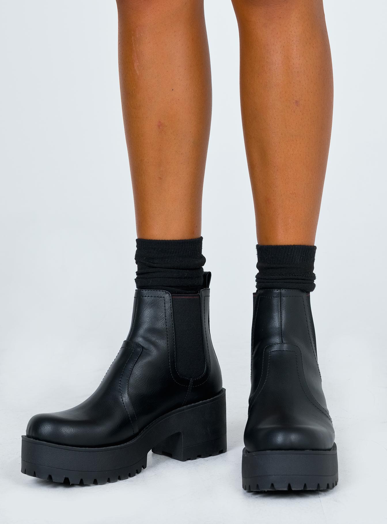 Lipstik sales platform boots