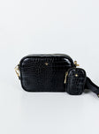 Bag Gold-toned hardware  Zip fastening  Removable crossbody strap  Removable coin purse on strap  Flat base 