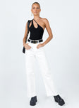 White jeans High waisted  Zip & button fastening  Classic five-pocket design  Belt looped waist  Wide leg  Frayed hem 