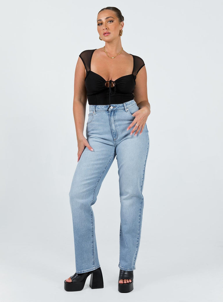 Jeans Light wash denim Belt looped waist Classic five-pocket design Zip & button fastening High waisted Branded patch at back Straight leg