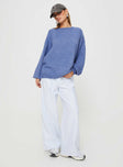 Sweater Oversized fit, knit material, wide neckline, drop shoulder