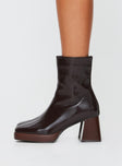 Faux leather ankle boots Platform sty,e block heel, zip fastening, rounded toe