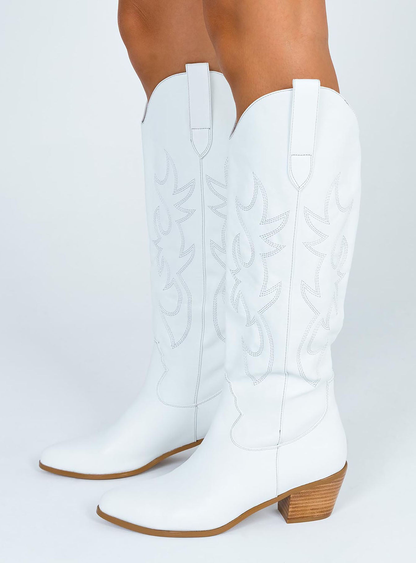 Cheap white hot sale boots