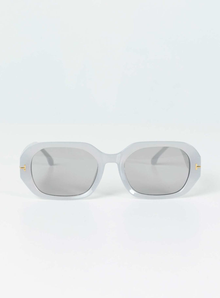 Sunglasses UV 400 Sunglasses Moulded nose bridge Grey tinted lenses