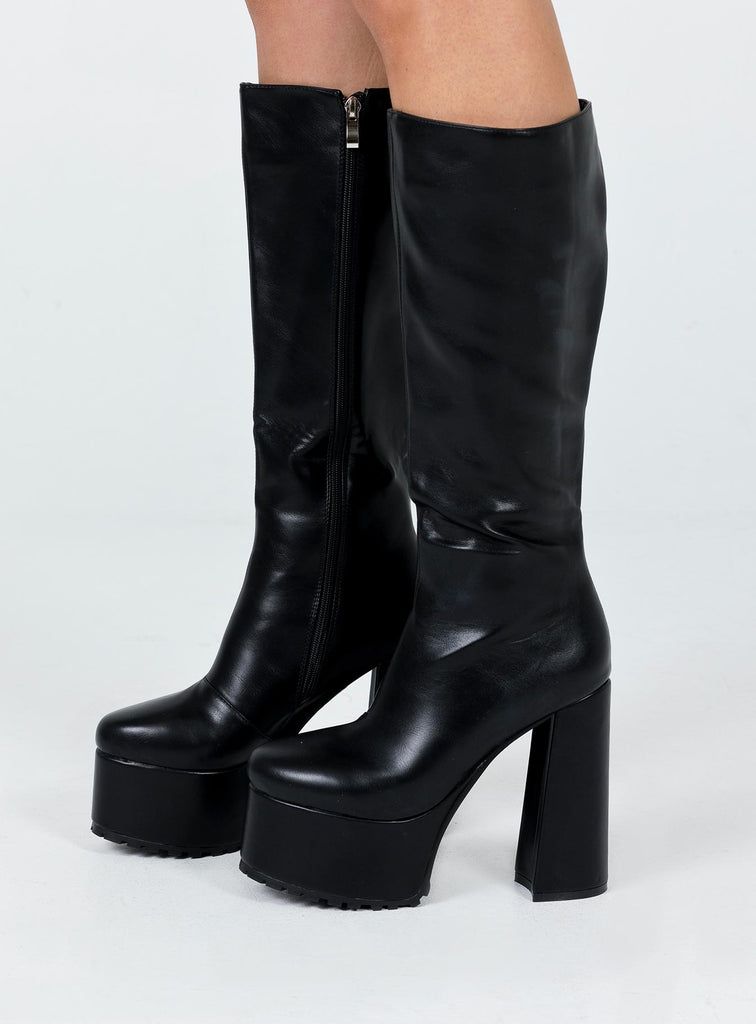 Valdo Platform Boots Black