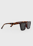 Square sunglasses Tortoiseshell, smoke tinted lens, moulded nose bridge