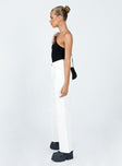 White jeans High waisted  Zip & button fastening  Classic five-pocket design  Belt looped waist  Wide leg  Frayed hem 