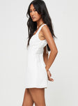 Linen mini dress Fixed shoulder straps, square neckline, invisible zip fastening at back Non-stretch, fully lined 