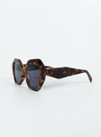 Sunglasses Oversized design Tort frame Moulded nose bridge Black tinted lenses