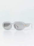 Sunglasses UV 400 Sunglasses Moulded nose bridge Grey tinted lenses