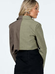 Cropped blazer Two-toned design Lapel collar Button fastening at front Single chest pocket Faux buttons at cuff