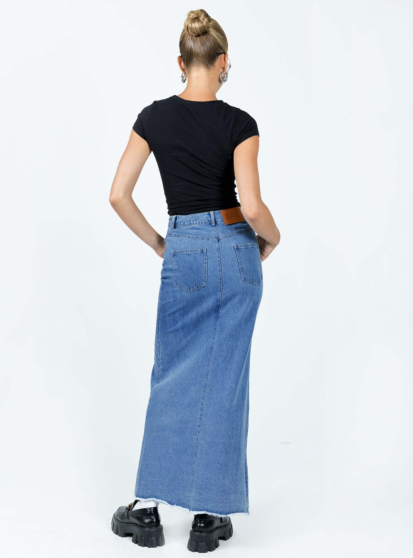 Why shoppers are loving 'versatile' $20 Kmart midi skirt | news.com.au —  Australia's leading news site