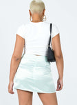 Mini skirt A line fit 100% recycled fibers  Silky material  Printed design  Invisible zip fastening at back  Side slit 